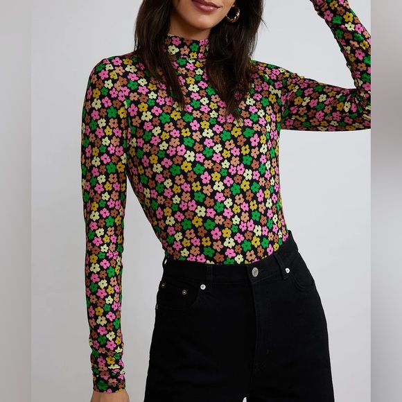 NWT - KITRI - Paige Multi Floral Jersey Top - XS - Picture 3 of 3